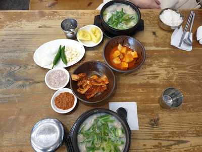 황장군돼지국밥그리고족발