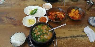 황장군돼지국밥그리고족발