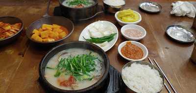 황장군돼지국밥그리고족발