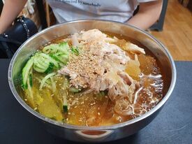 육거리국수백화점