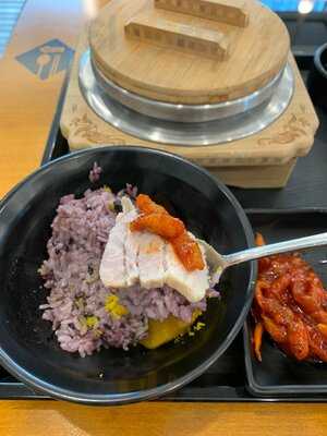 원할머니보쌈족발 명동점