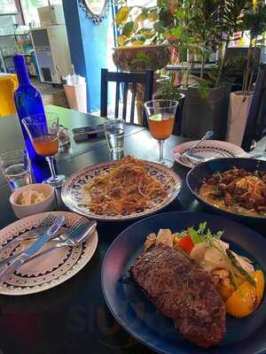 몰라 퓨전 레스토랑