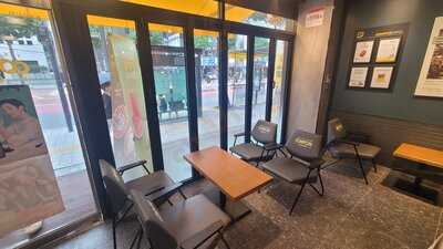 컴포즈커피 녹번점