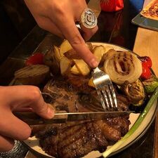 Pinta Bar & Grill
