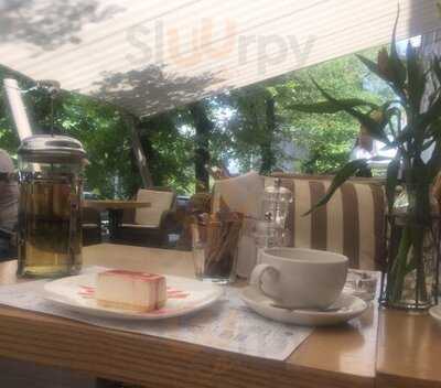 Aurora Cafe Shop & Bar