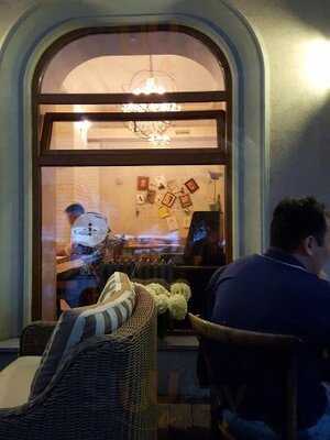 Aurora Cafe Shop & Bar