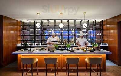 Seven Bar And Restaurant