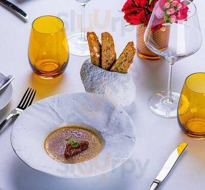 Seven Bar And Restaurant