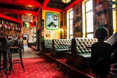 Harat's Irish Pub