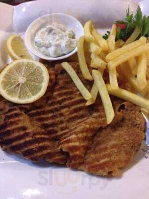 Street Bar & Grill No. 7