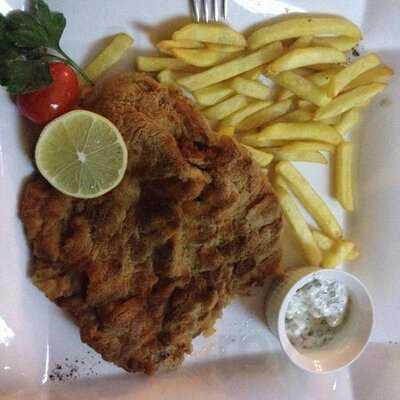 Street Bar & Grill No. 7