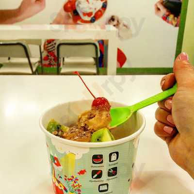 Tutti Frutti Frozen Yogurt