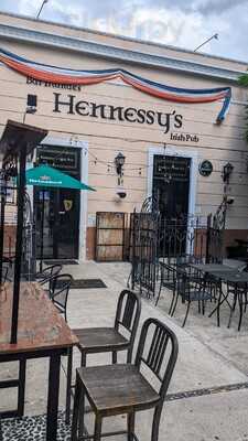 Hennessy's Irish Pub