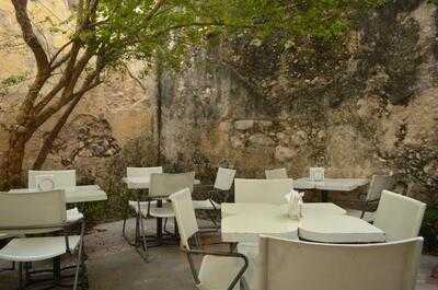 El Hoyo, Casa De Té