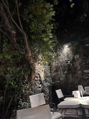 El Hoyo, Casa De Té