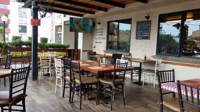 La Sauceda Almacén Deli Bar