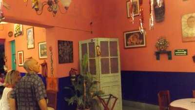 Los Platos Rotos Restaurant