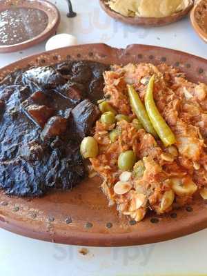 Los Platos Rotos Restaurant