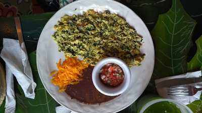 Huevos Motuleños Y Más