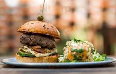 Mu. Burgerhouse Av. Nichupte