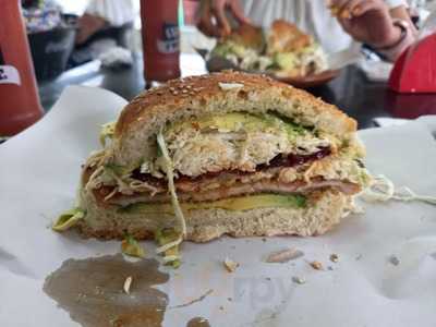 Cemitas Beto