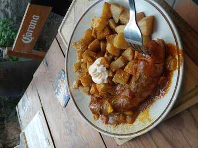 Berlins Bretzel Wagen - Biergarten