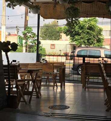 Maria Bigotes - Pizzas A La Leña