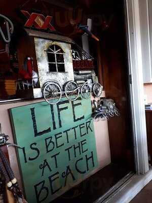 Hippos Marina Lounge