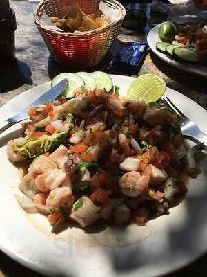 Hippos Marina Lounge