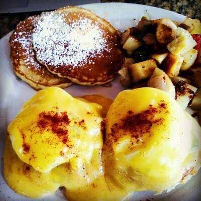 Hippos Marina Lounge