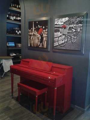 Due Cosmopolitan Cuisine