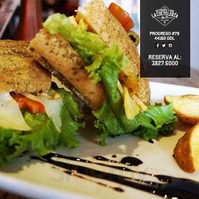 La Coctelería Ristorante E Bar