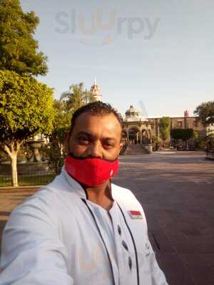 El Barco Oyster & Bar