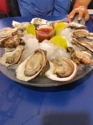 El Barco Oyster & Bar