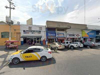 El Barco Oyster & Bar