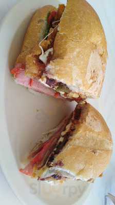 Tortas Metro Balderas Cancún