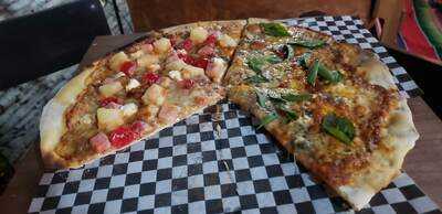 La Blanca Pizza A La Lena