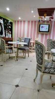 Alice In Dessertland