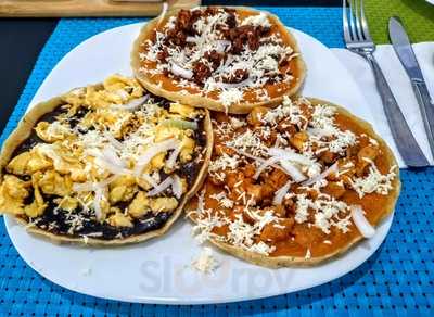 Ma Gallina By Chocko´s  & Tere