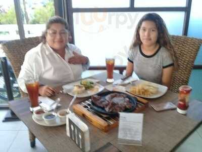 El Toro Restaurant & Sports