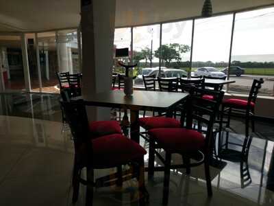 Restaurant Terminal 2