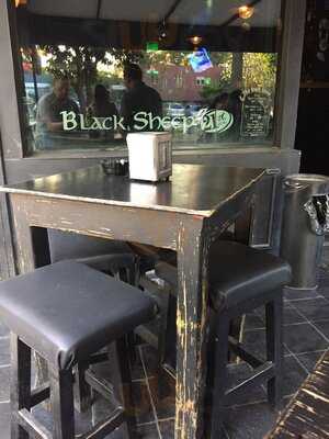 The Black Sheep Pub & Lodge