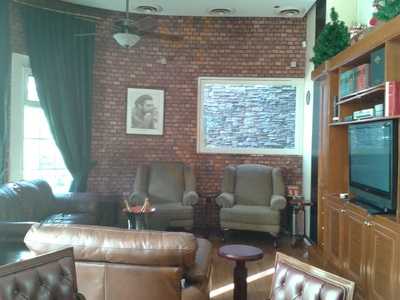 Amaris Tobacco & Wine Bar