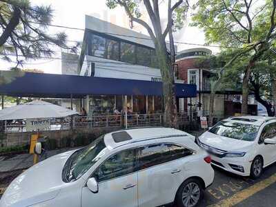 Amaris Tobacco & Wine Bar