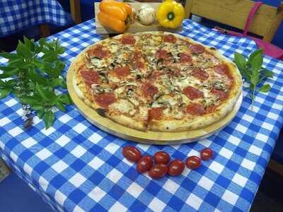 La Azzurra Pizzeria