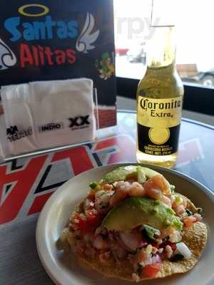 Santas Alitas Santa Tere