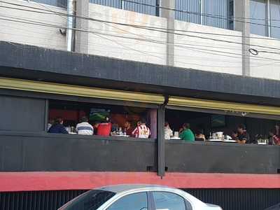 Santas Alitas Santa Tere