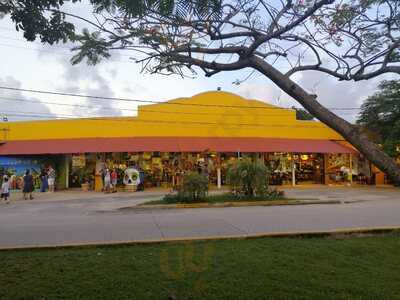 Tomh Burro Restaurante Mexicano & Mariscos