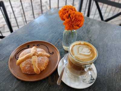 En Punto. Barra De Café