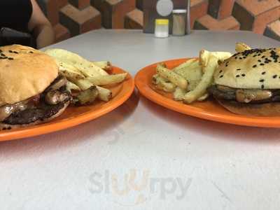 Las Hamburguesas Del Oso